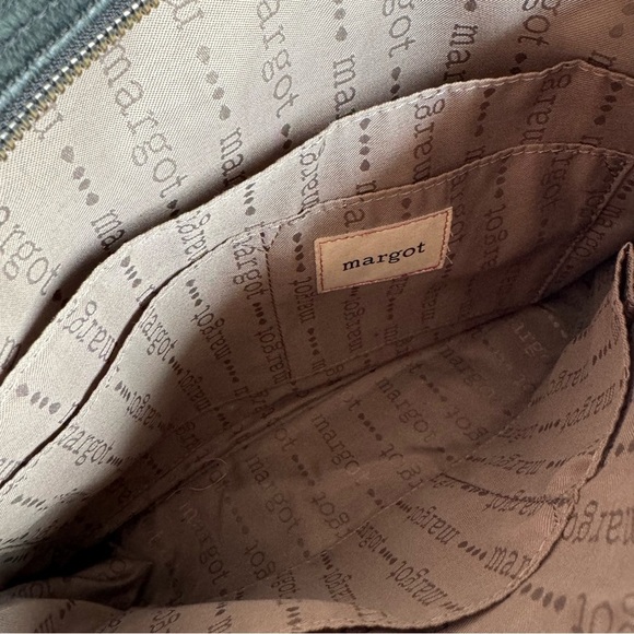 Margot Elegant Black Leather Crossbody Bag - Picture 6 of 7